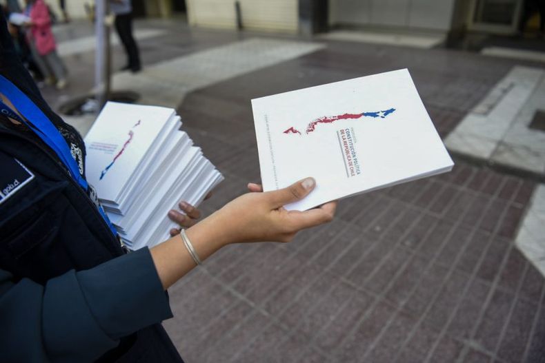 Te contamos como recibir una copia gratuita de la nueva Constitucion e1700185149929.jpg