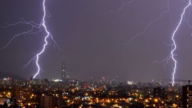 Clima raro: Posibles tormentas eléctricas para Santiago este jueves 2 de noviembre