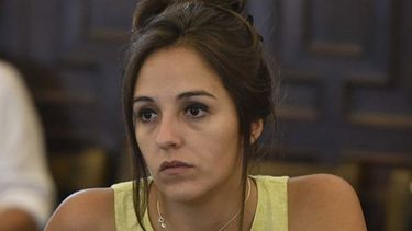 Ministra de educación argentina renunció por video en el que aparece fumando marihuana