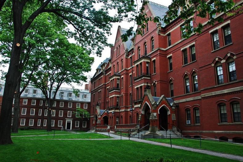 harvard 960x640 1.jpg