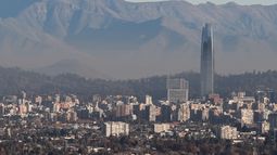 Restricción vehicular en Santiago busca disminuir los niveles de contaminación - Agencia Uno