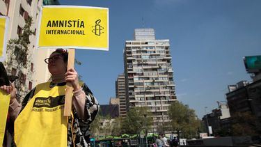 Pruebas ilícitas, persecución a abogados y discriminación: El análisis de Amnistía Internacional de los casos Luchsinger e Iglesia