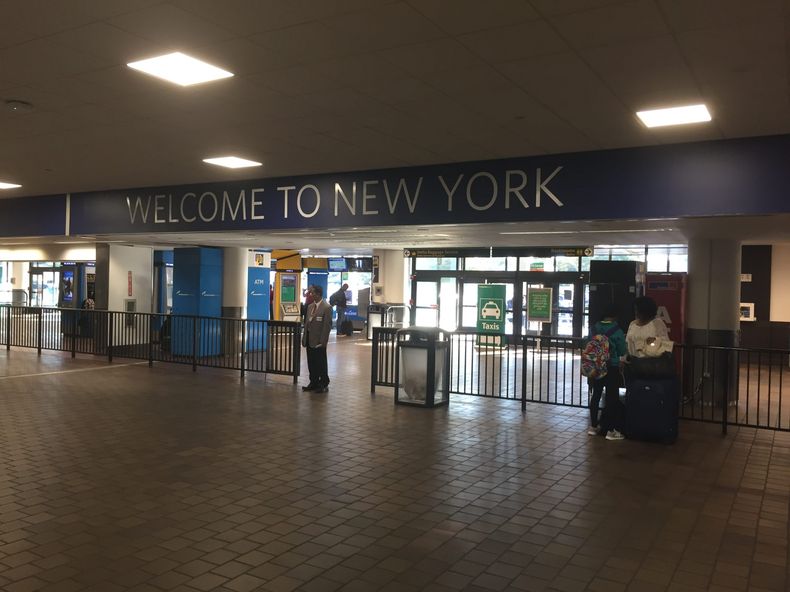 aeropuerto nueva york scaled.jpg