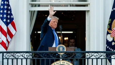 Trump endurece restricciones migratorias: Prohíbe ingreso desde 12 países y limita entradas desde otros 7