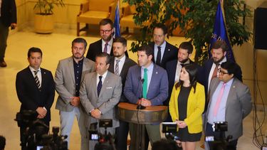 Bancada del Partido Republicano anunció su rechazo al reajuste del salario mínimo en Chile