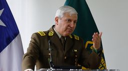 Ricardo Yáñez otra vez: Busca aplazar su formalización pese a haber renunciado a Carabineros