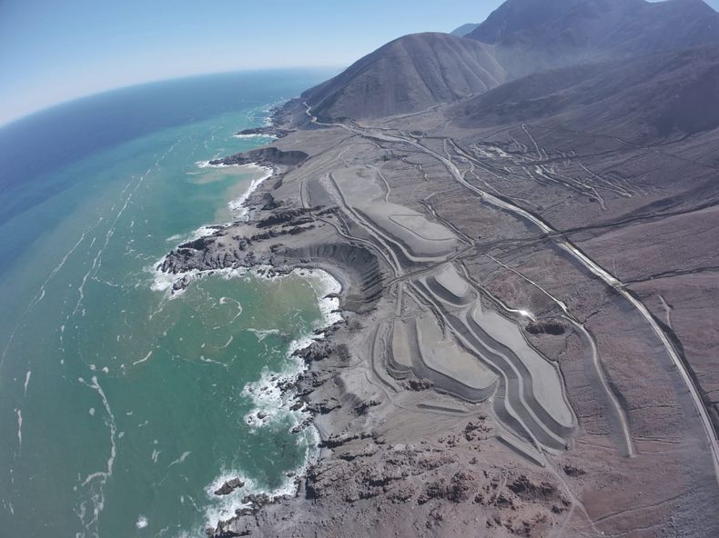 Cenizas de las termoeléctricas frente al mar en Tocopilla.&nbsp;