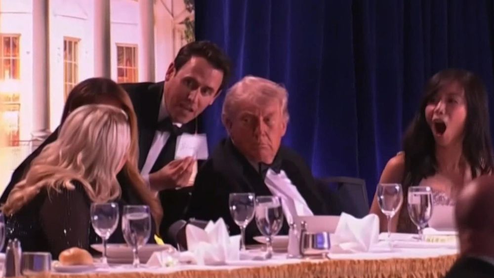 El preciso momento en que Donald Trump es evacuado - Agencia EFE