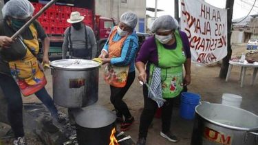 El Desconcierto | Ollas comunes en Santiago.jpg