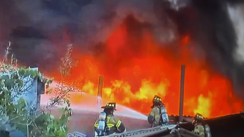 30489 incendio indepe.webp