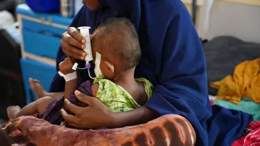 Clínicas cerradas y medicamentos varados: MSF advierte costo humano del giro de EEUU en la salud mundial