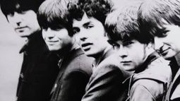 Los Bunkers siguen dando ‘señales de vida’ y lanzan versión remasterizada de su disco debut
