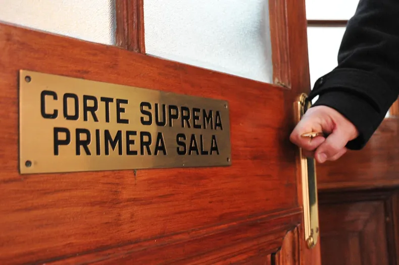 suboficial de la armada robo 900 mil en carne y pollo desde base naval de iquique suprema confirmo condena por fraude al fisco.webp