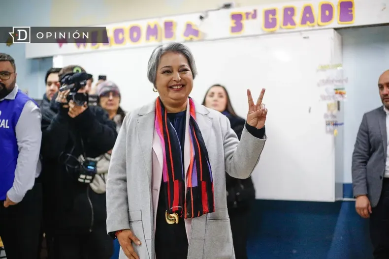 18742 jeannette jara despues de votar en las primarias.webp