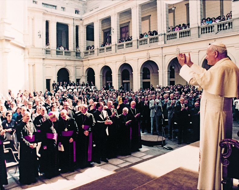 Visita_de_Juan_Pablo_a_la_PUC_33437724090 1.jpg