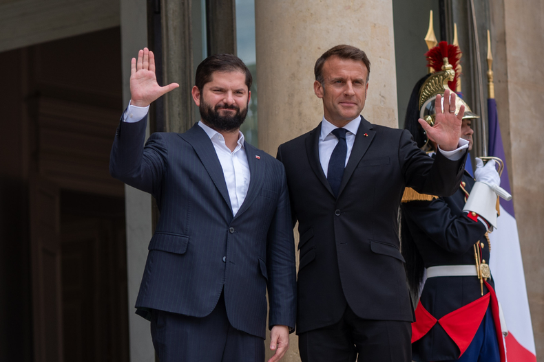 presidente de chile, gabriel boric, y presidente de francia, emanuel macron.png