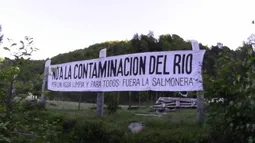 Dos abogados ayudaron a vecinos a ganar juicio contra salmonera: Ahora arriesgan multa de $ 400 millones