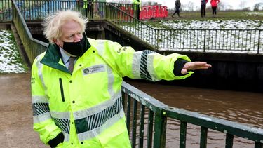 Johnson dice que la variante británica del coronavirus parece ser más mortífera