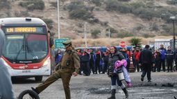 Problemas en Santiago: Protesta en Puente Alto alteró el flujo de buses en la capital