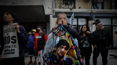 La pelea entre hijos de Maradona que abrió el juicio por su muerte y por el que ya hay un detenido por falso testimonio