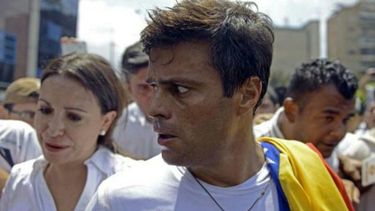 Venezuela: Leopoldo López queda con arresto domiciliario tras tres años en prisión