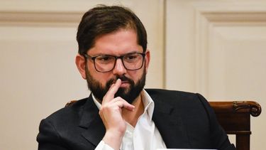 Presidente Boric asegura que no ve “ningún drama” en revisar su programa de Gobierno