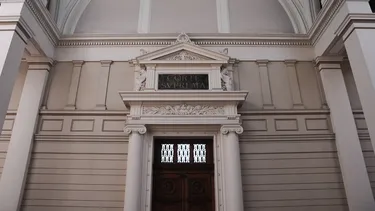 Papito Corazón con deuda millonaria quiso impedir viaje de sus 2 hijos con la madre a España: Suprema rechaza objeción