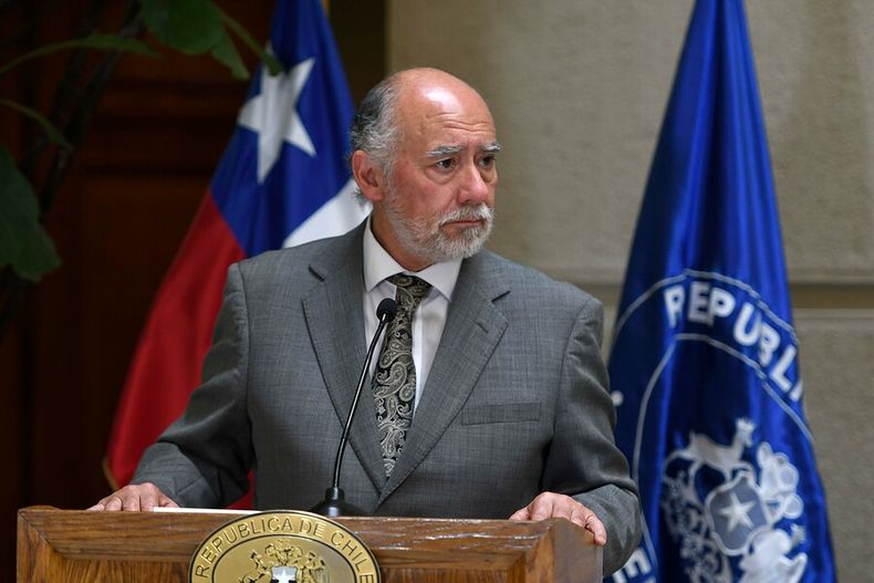 senador ivan flores isapres portada.jpg