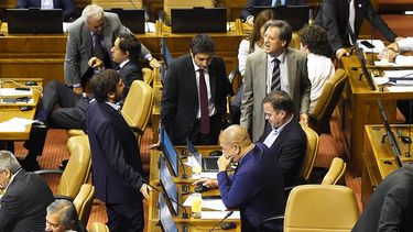 Oposición ante apoyo de la DC al Gobierno: Ha llegado el momento de repensar las alianzas políticas”