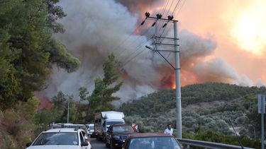 Tras dos semanas de incesante lucha contra voraces incendios, se mantiene un foco activo en Turquía
