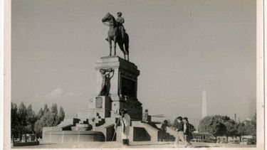 El Desconcierto | Estatua de Baquedano 2.jpg