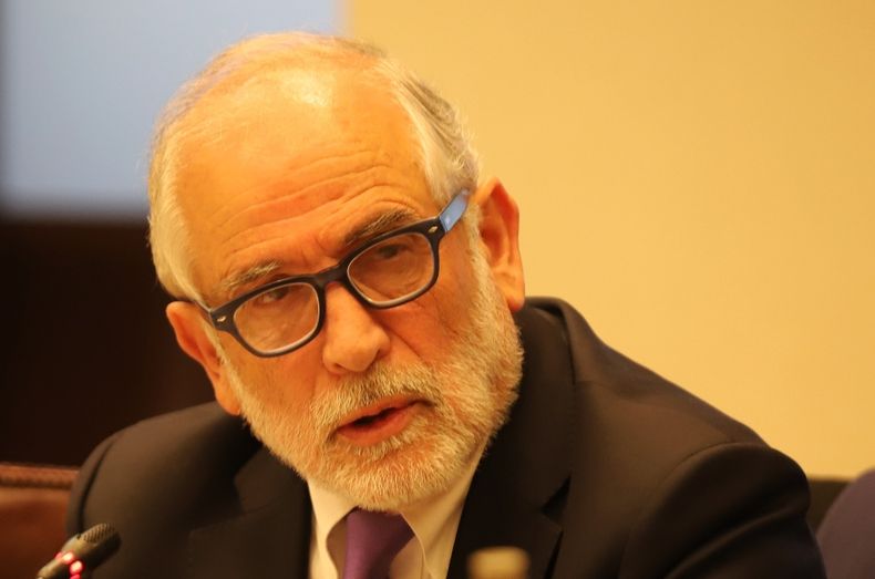 Carlos Montes 1.jpg