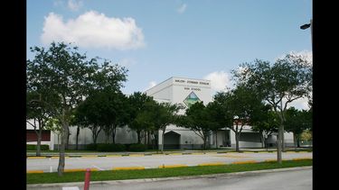 Trump quiere dar bono de plata a profesores que lleven armas al colegio: Quiero que mis escuelas estén protegidas
