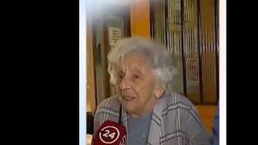 Mujer de 105 años llega a votar convocando a las urnas: “Mi preocupación son los jóvenes”