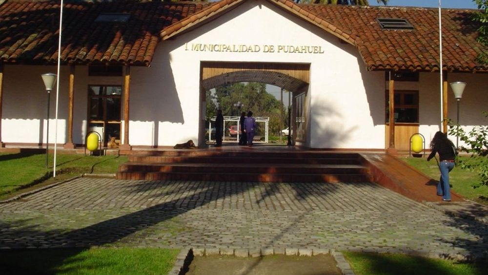 Sufrió caída en un hoyo no señalizado y consiguió millonaria indemnización de municipalidad en juicio