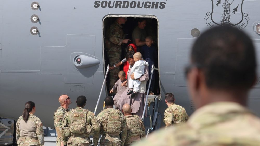 Afganistán: EE.UU. completa evacuación y pone fin a 20 años de presencia militar