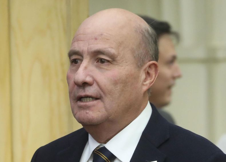 Ministro Jorge Quiroz podría abrir un delicado flanco en el gobierno de Kast que negocia por su Ley Miscelánea - Agencia Uno