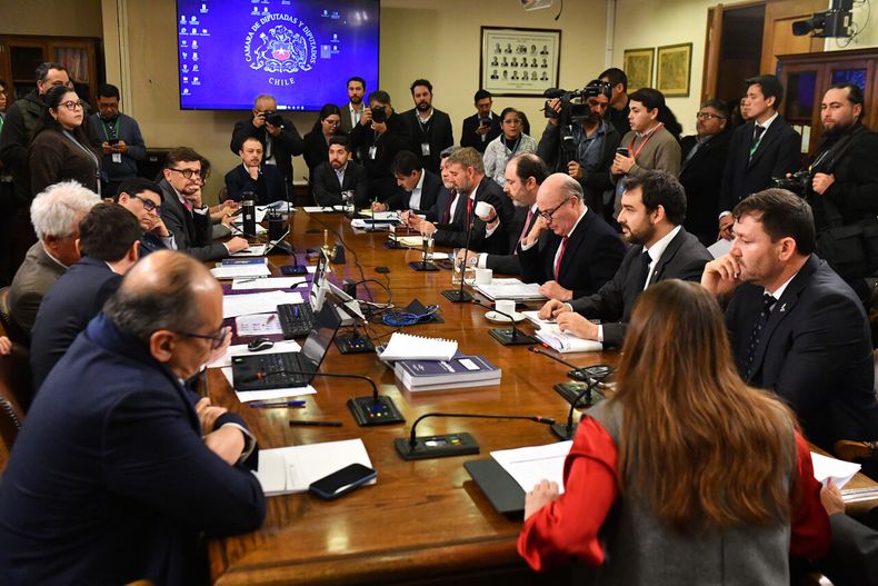 Trabajo de comisiones sobre la Ley Miscelánea del gobierno de Kast - Agencia Uno