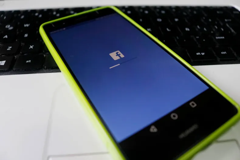 funo a exarrendadora en facebook con insultos como estafadora y memes burlescos suprema ordena borrar publicaciones.webp