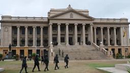 Presidente de Sri Lanka aborda con diplomáticos el desalojo de manifestantes