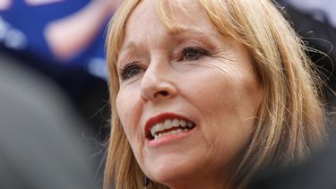 Diputada Gazmuri y fallo GES: Corresponde que las Isapres dejen de victimizarse”