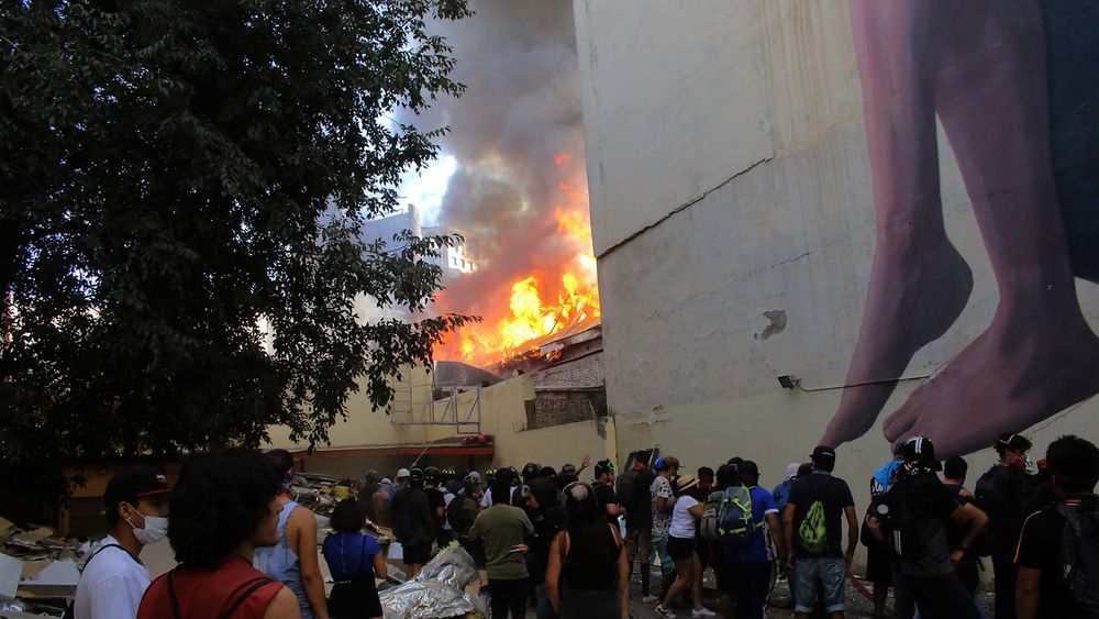 Cine Arte Alameda conmemorará aniversario de grave incendio con show en su frontis