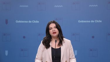 Orellana sale al paso de ataques en redes sociales a diputada Orsini y Constanza Valdés