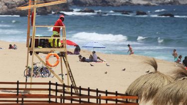 Ante llegada del verano buscan regular y mejorar condiciones labores de salvavidas