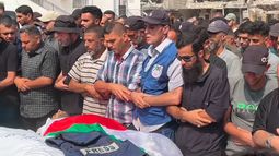 Académicos de la Facultad de Comunicación U. de Chile protestan ante genocidio y atentado a la prensa de Israel