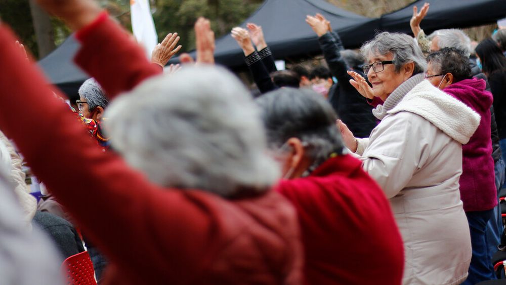 Población adulta mayor se duplicará en 25 años en Latam: Habrán 6,2 millones en Chile