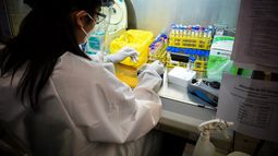 Reino Unido vuelve a batir su récord de contagios diarios debido a la variante Ómicron