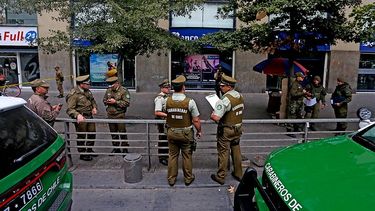Hombre fue baleado en plena calle con arma sustraída a guardia de seguridad de banco
