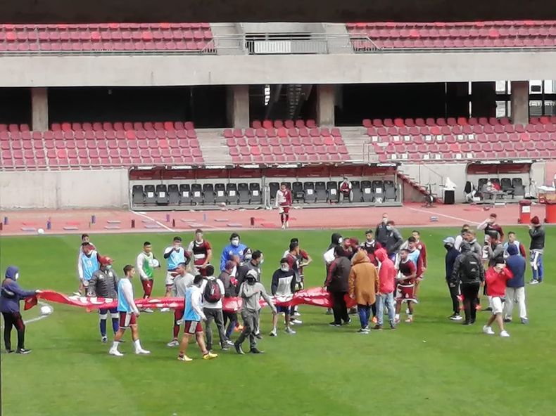 EjQdxP5X0AIQCdd.jpg