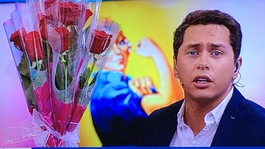 REDES| Hoy no se celebra, se conmemora: Critican a Karol Dance por regalar flores en el Día Internacional de la Mujer Trabajadora